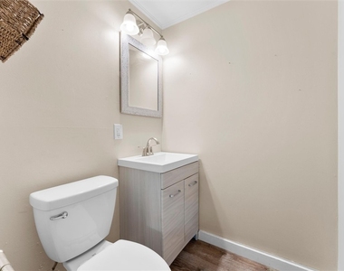 555 Village Boulevard N - Photo Thumbnail 9