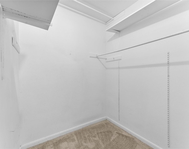 555 Village Boulevard N - Photo Thumbnail 10