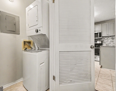 918 Dunbar Drive - Photo Thumbnail 12