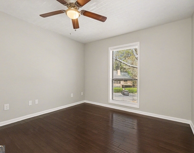 918 Dunbar Drive - Photo Thumbnail 8