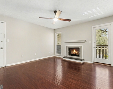 918 Dunbar Drive - Photo Thumbnail 3