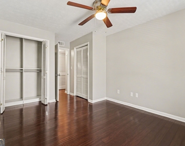 918 Dunbar Drive - Photo Thumbnail 9