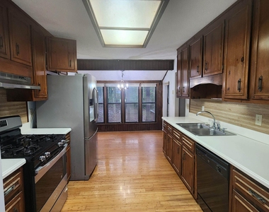 6694 Live Oak Lane - Photo Thumbnail 3