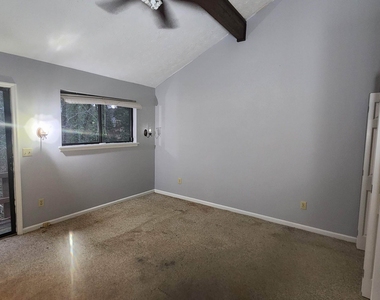 6694 Live Oak Lane - Photo Thumbnail 5