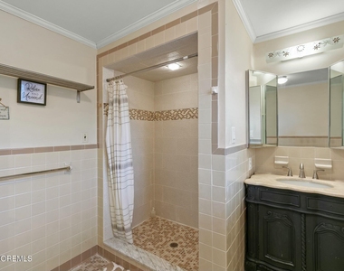 399 Golfview Drive - Photo Thumbnail 24
