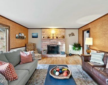 399 Golfview Drive - Photo Thumbnail 14