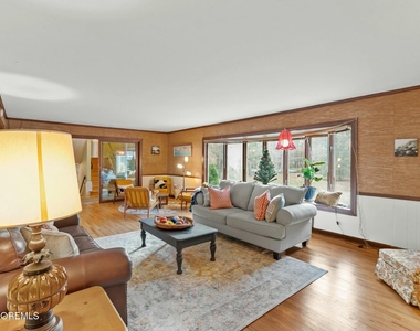 399 Golfview Drive - Photo Thumbnail 18