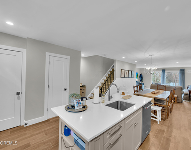 51 Wyckham Road - Photo Thumbnail 8