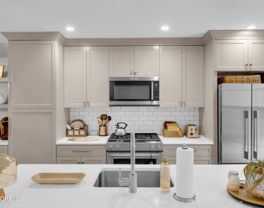51 Wyckham Road - Photo Thumbnail 6