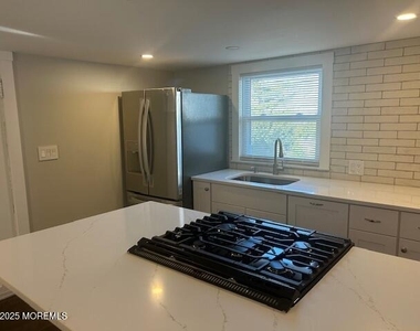 433 Lincoln Avenue - Photo Thumbnail 6