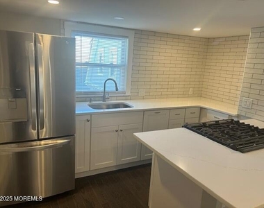 433 Lincoln Avenue - Photo Thumbnail 3