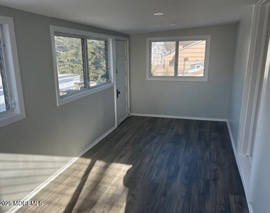 433 Lincoln Avenue - Photo Thumbnail 12