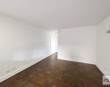 East 35 Street - Photo Thumbnail 3