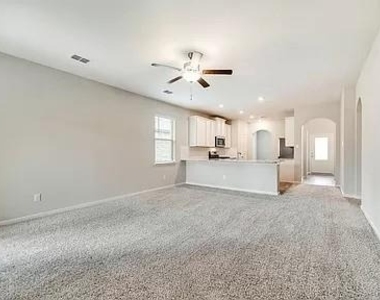 629 Harbor Oaks Drive - Photo Thumbnail 7