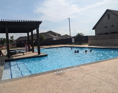 629 Harbor Oaks Drive - Photo Thumbnail 13