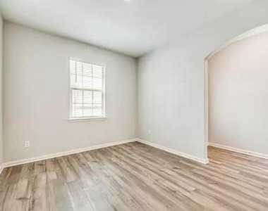 629 Harbor Oaks Drive - Photo Thumbnail 8