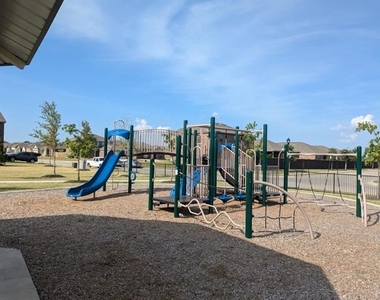 629 Harbor Oaks Drive - Photo Thumbnail 15