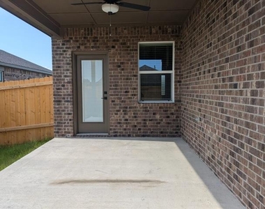 629 Harbor Oaks Drive - Photo Thumbnail 10