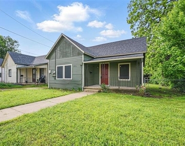 908 E Houston Street - Photo Thumbnail 28