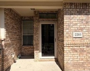 2205 Stoneleigh Place - Photo Thumbnail 1