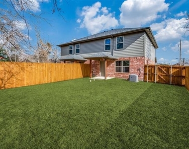 2208 N Hickory Street - Photo Thumbnail 11