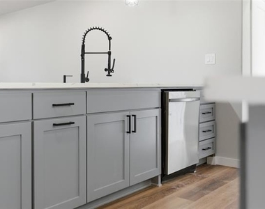 205 Lacewell Street - Photo Thumbnail 6