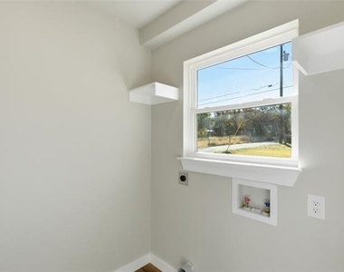 205 Lacewell Street - Photo Thumbnail 12