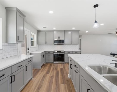 205 Lacewell Street - Photo Thumbnail 3