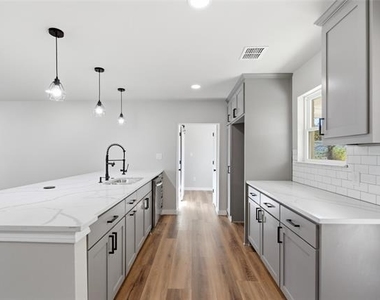 205 Lacewell Street - Photo Thumbnail 15