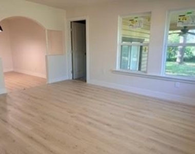 7305 Anderson Boulevard - Photo Thumbnail 2
