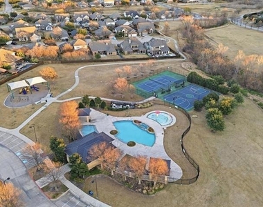 10736 Traymore Drive - Photo Thumbnail 29