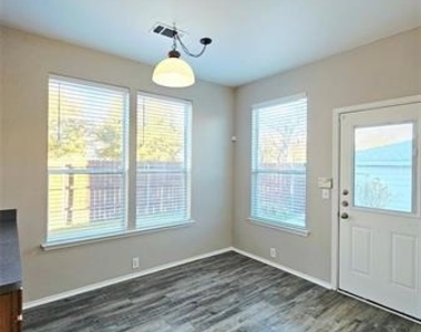 10736 Traymore Drive - Photo Thumbnail 11