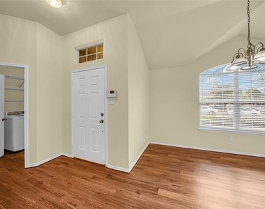705 Loftin Street - Photo Thumbnail 5