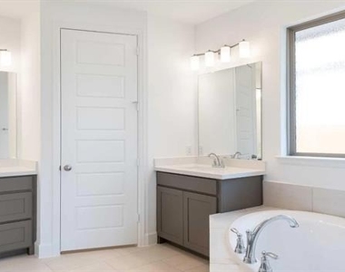 2625 Fargo Place - Photo Thumbnail 9