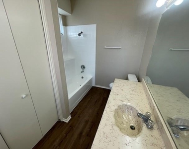 1232 Wheatfield Drive - Photo Thumbnail 12
