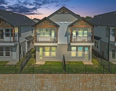 1319 W Main Street - Photo Thumbnail 9
