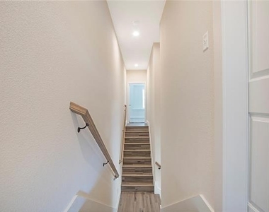 1319 W Main Street - Photo Thumbnail 4