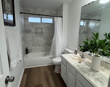 2146 Sword Drive - Photo Thumbnail 7