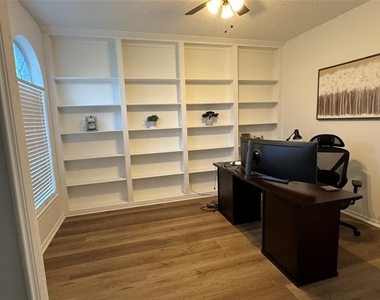 2146 Sword Drive - Photo Thumbnail 6