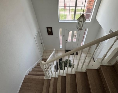2146 Sword Drive - Photo Thumbnail 9