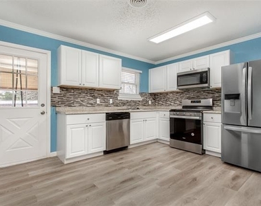 926 Powell Road - Photo Thumbnail 6