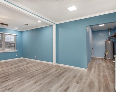 926 Powell Road - Photo Thumbnail 8