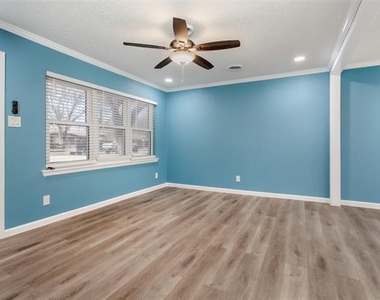 926 Powell Road - Photo Thumbnail 5