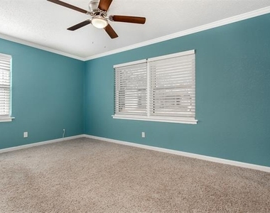 926 Powell Road - Photo Thumbnail 12