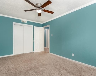 926 Powell Road - Photo Thumbnail 13