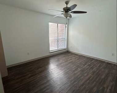 2806 Reagan Street - Photo Thumbnail 6