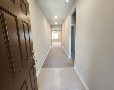 3812 Chalk Hill Avenue - Photo Thumbnail 3