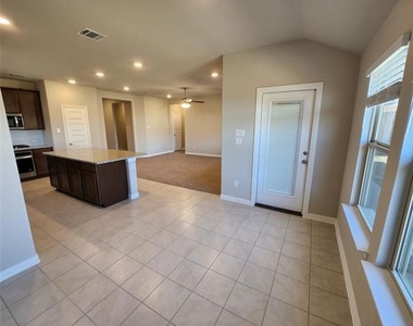 3812 Chalk Hill Avenue - Photo Thumbnail 12