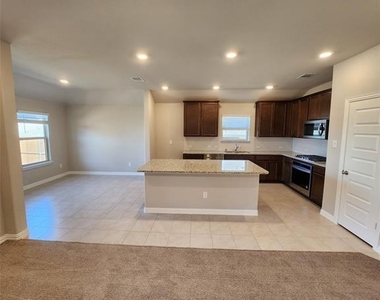 3812 Chalk Hill Avenue - Photo Thumbnail 10
