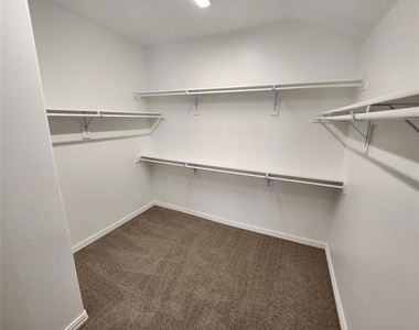 3812 Chalk Hill Avenue - Photo Thumbnail 18
